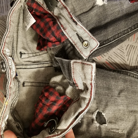 3/$12 Osh Kosh distressed toddler jeans - Picture 5 of 5